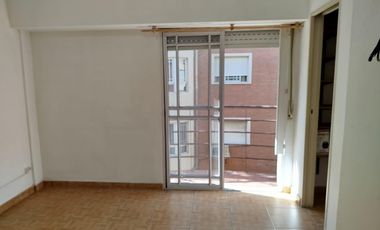 Alquiler de Departamento 2 Ambientes en Ramos Mejia Muy buen estado