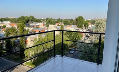 MUY LINDO Y AMPLIO DEPARTAMENTO DE 2 AMBIENTES EN TIGRE. COCHERA Y SEGURIDAD 24 HS.