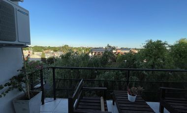 MUY LINDO Y AMPLIO DEPARTAMENTO DE 2 AMBIENTES EN TIGRE. COCHERA Y SEGURIDAD 24 HS.