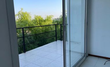 MUY LINDO Y AMPLIO DEPARTAMENTO DE 2 AMBIENTES EN TIGRE. COCHERA Y SEGURIDAD 24 HS.