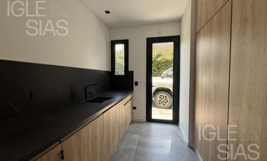 Casa en alquiler temporario, al lago, en San Rafael, Villanueva