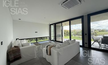 Casa en alquiler temporario, al lago, en San Rafael, Villanueva