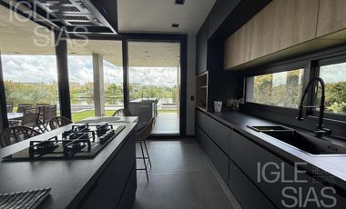 Casa en alquiler temporario, al lago, en San Rafael, Villanueva