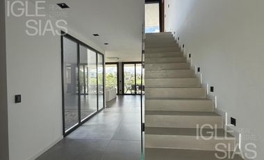 Casa en alquiler temporario, al lago, en San Rafael, Villanueva