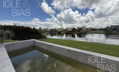 Casa en alquiler temporario, al lago, en San Rafael, Villanueva