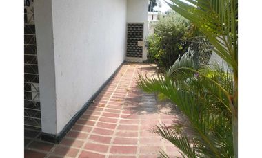 Casa Multifamiliar en Riascos a una cuadra del libertador 005K