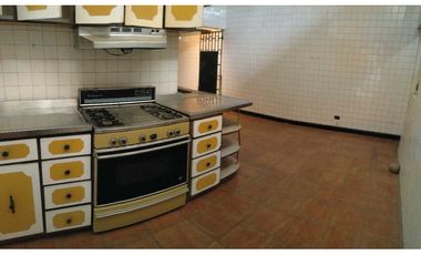 Casa Multifamiliar en Riascos a una cuadra del libertador 005K