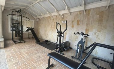 SE VENDE APARTAMENTO EN CABECERA – 122 m²