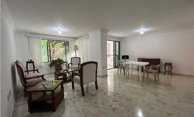 SE VENDE APARTAMENTO EN CABECERA – 122 m²