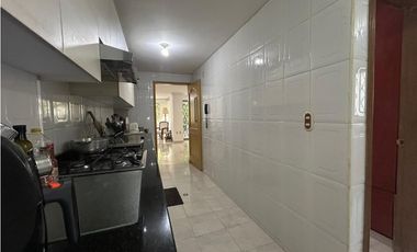 SE VENDE APARTAMENTO EN CABECERA – 122 m²