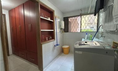 SE VENDE APARTAMENTO EN CABECERA – 122 m²