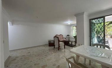 SE VENDE APARTAMENTO EN CABECERA – 122 m²