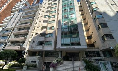 SE VENDE APARTAMENTO EN CABECERA – 122 m²