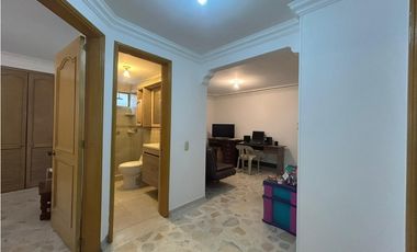 SE VENDE APARTAMENTO EN CABECERA – 122 m²