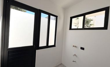 CASA EQUIPADA EN VENTA EN PRIVADA CHOLUL.