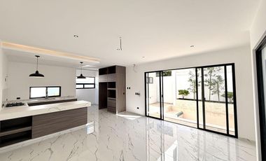 CASA EQUIPADA EN VENTA EN PRIVADA CHOLUL.