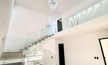 CASA EQUIPADA EN VENTA EN PRIVADA CHOLUL.