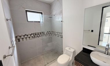 CASA EQUIPADA EN VENTA EN PRIVADA CHOLUL.
