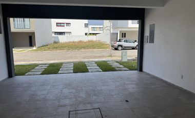 CASA EN ESQUINA EN VENTA PUNTA TIBURÓN