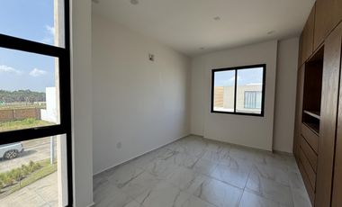 CASA EN ESQUINA EN VENTA PUNTA TIBURÓN