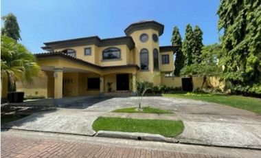 CASA COSTA DEL ESTE GRANDE 4 REC ANTIGUA AMPLIA E ILUMINADA