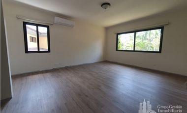 CASA COSTA DEL ESTE GRANDE 4 REC ANTIGUA AMPLIA E ILUMINADA