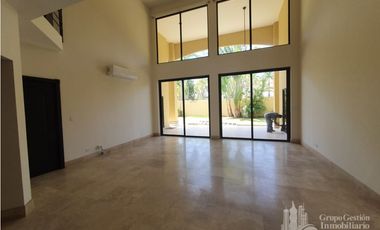 CASA COSTA DEL ESTE GRANDE 4 REC ANTIGUA AMPLIA E ILUMINADA