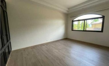 CASA COSTA DEL ESTE GRANDE 4 REC ANTIGUA AMPLIA E ILUMINADA