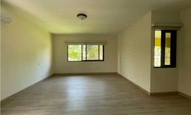 CASA COSTA DEL ESTE GRANDE 4 REC ANTIGUA AMPLIA E ILUMINADA