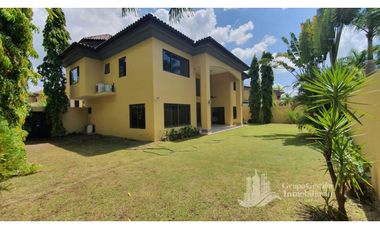 CASA COSTA DEL ESTE GRANDE 4 REC ANTIGUA AMPLIA E ILUMINADA