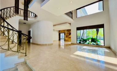 CASA EN COSTA DEL ESTE CON PISCINA 5 REC 1042MT2 MLD