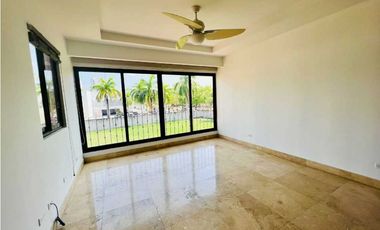 CASA EN COSTA DEL ESTE CON PISCINA 5 REC 1042MT2 MLD