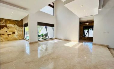 CASA EN COSTA DEL ESTE CON PISCINA 5 REC 1042MT2 MLD