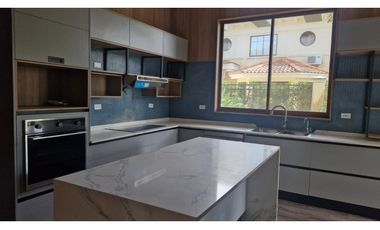 HERMOSA CASA - PH PARQUE RESIDENCIAL CAMINO DE CRUCES