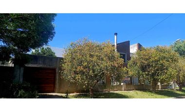 Chalet en excelente entorno residencial San Carlos. A terminar