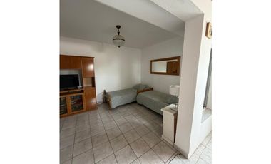 2 Ambientes a 2,5 cuadras del mar y 4 de Peatonal 83