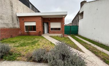CASA 3 AMB CON PARQUE Y GGE GABOTO AL 7600