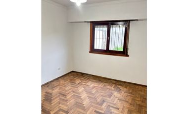 CASA 3 AMB CON PARQUE Y GGE GABOTO AL 7600
