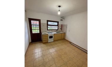 CASA 3 AMB CON PARQUE Y GGE GABOTO AL 7600