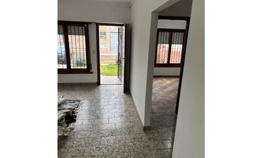 CASA 3 AMB CON PARQUE Y GGE GABOTO AL 7600