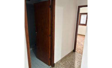 CASA 3 AMB CON PARQUE Y GGE GABOTO AL 7600