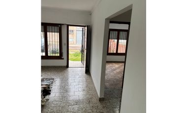 CASA 3 AMB CON PARQUE Y GGE GABOTO AL 7600