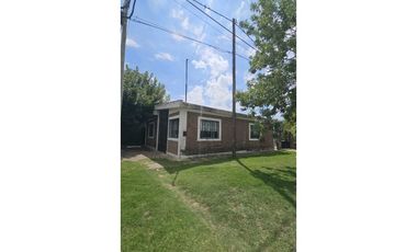 Casa en venta Esquina Rio Negro y zuviria