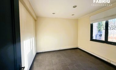 LOCAL PRIMER PISO, 55 M2/ PARQUE BUSTAMANTE
