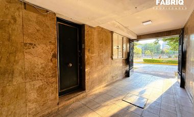 LOCAL PRIMER PISO, 55 M2/ PARQUE BUSTAMANTE