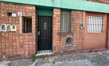 Casa PH en venta en Sarandi Oeste