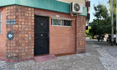 Casa PH en venta en Sarandi Oeste