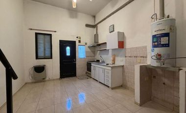 Casa PH en venta en Sarandi Oeste