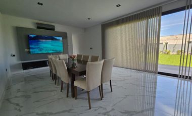 Venta Moderna Casa en La Vacherie, Mendoza