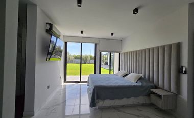 Venta Moderna Casa en La Vacherie, Mendoza